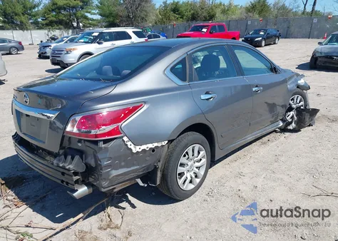 2015 Nissan Altima 2.5 S z USA, uszkodzony, nr VIN 1N4AL3AP3FN318253